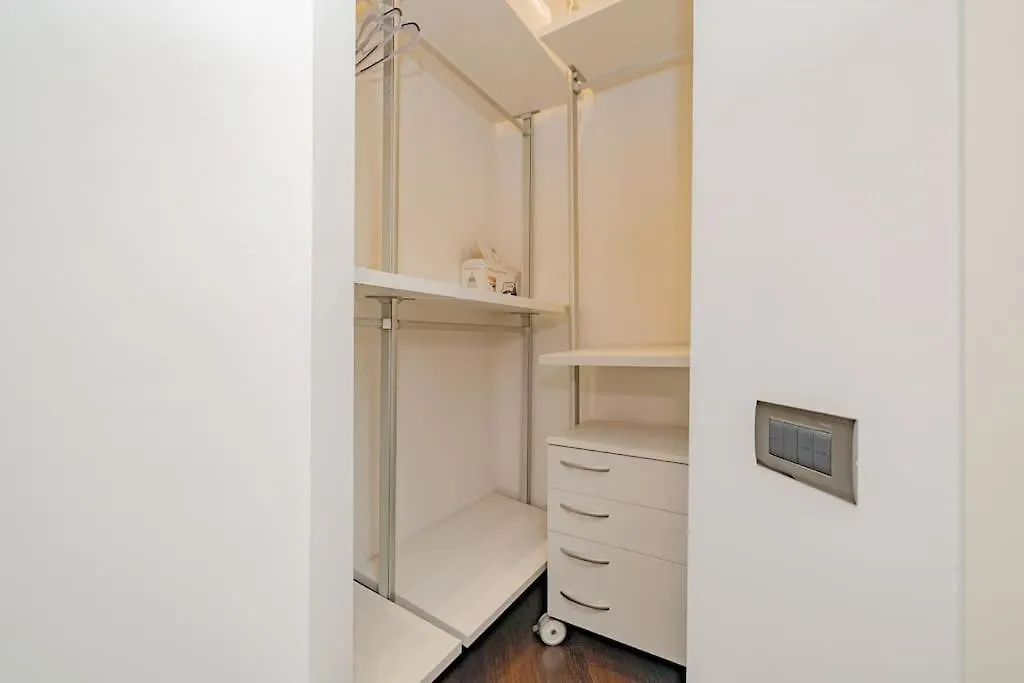 Lovely Home - Corso Como Μιλάνο 0*,  Ιταλία